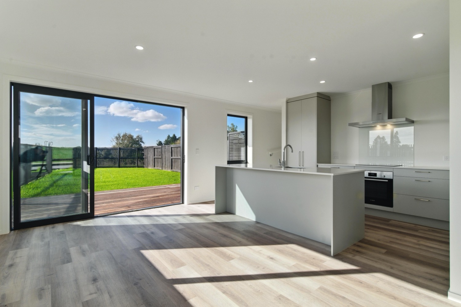 Living & Kitchen