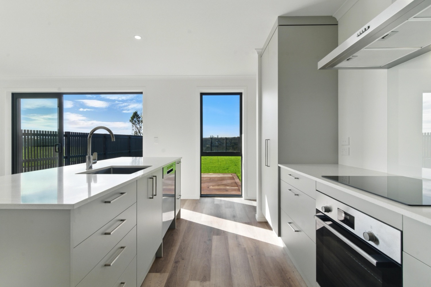 Living & Kitchen