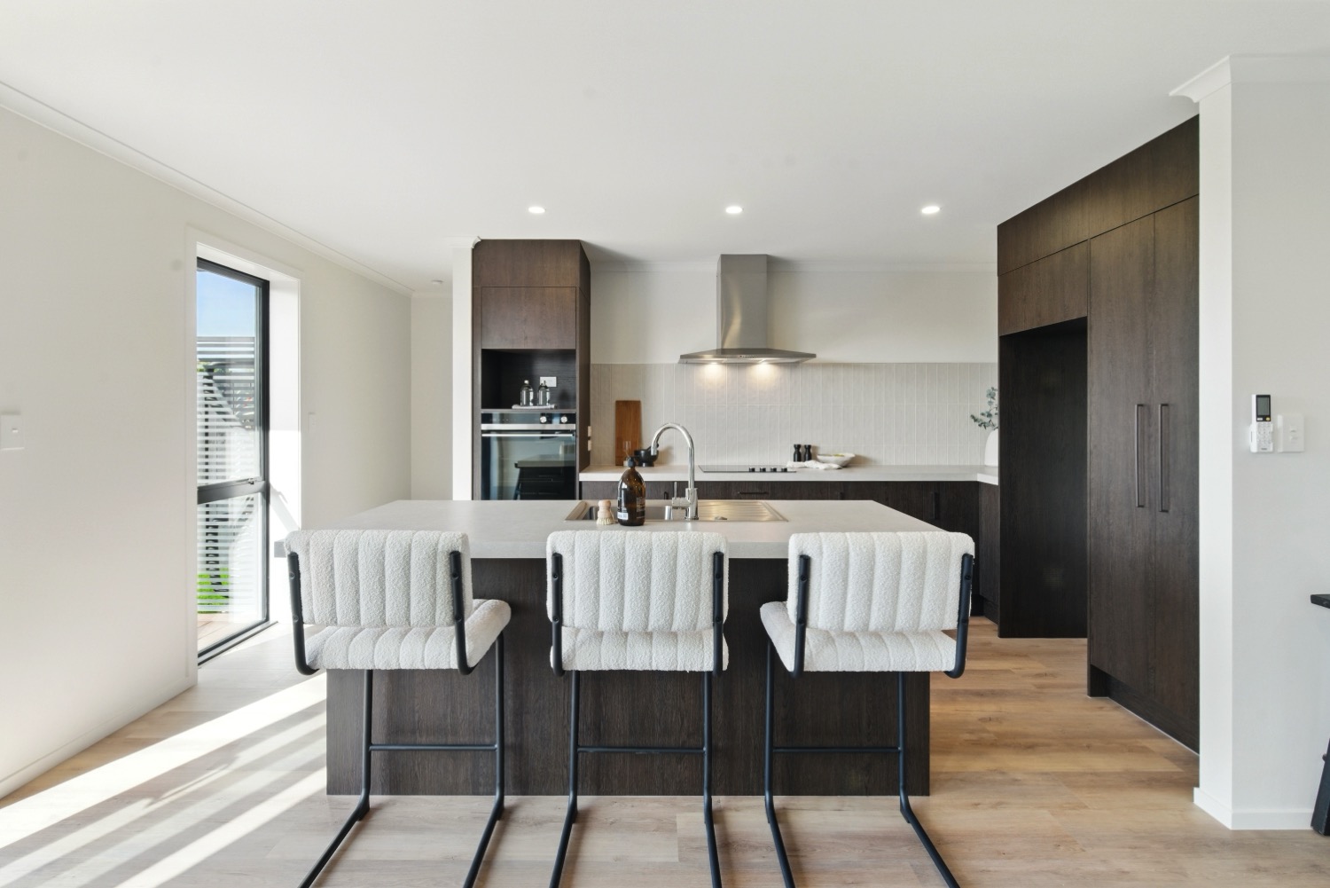 Living & Kitchen