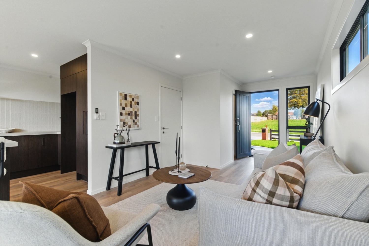 Living & Kitchen